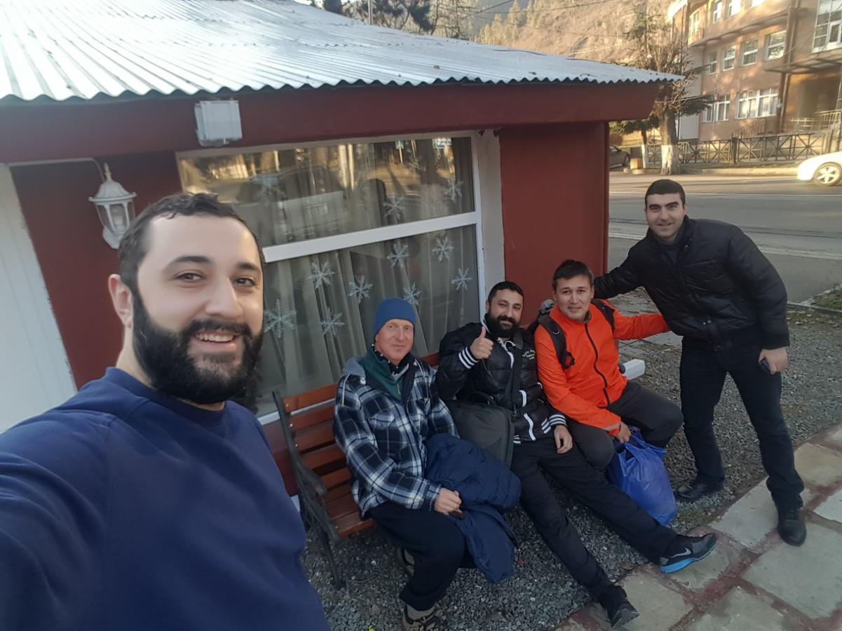 Riverside Hostel Borjomi Exterior photo